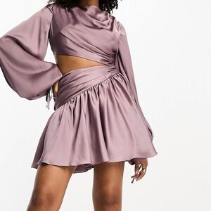 Flirty satin skater dress mini, with long balloon sleeves